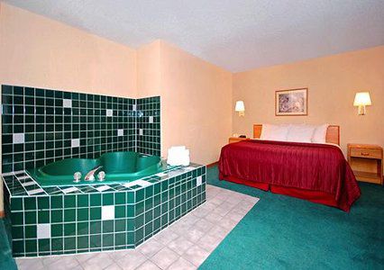 Baymont By Wyndham Bowling Hotel Bowling Green