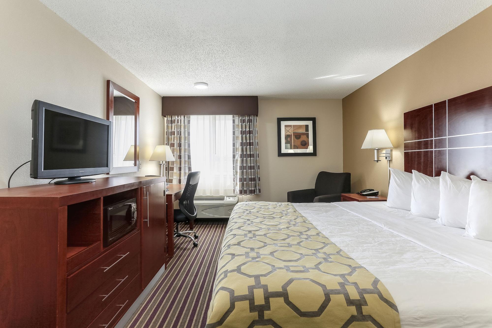 Baymont By Wyndham Bowling Hotel