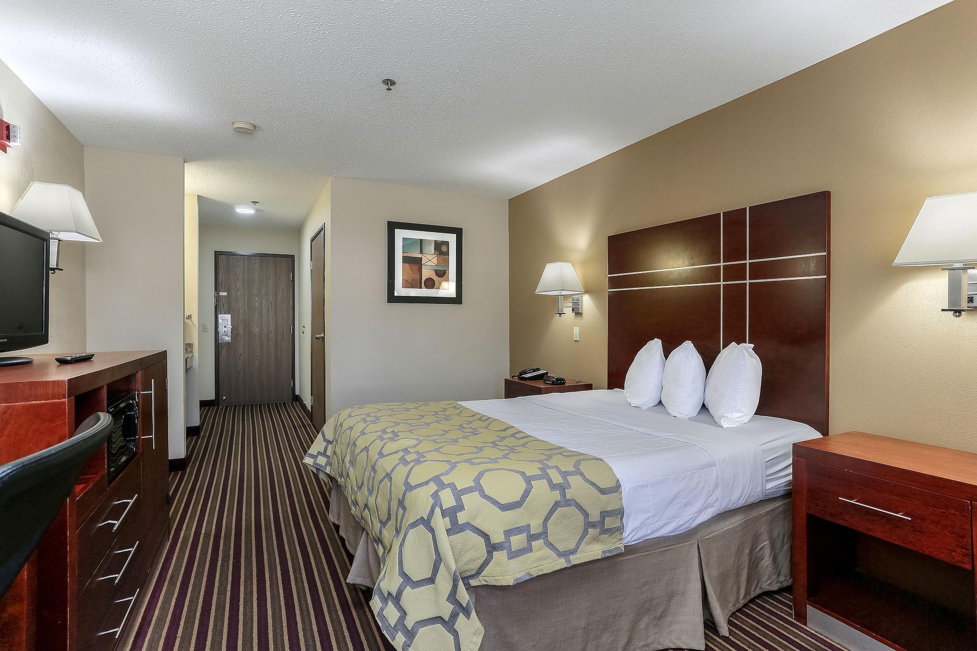Baymont By Wyndham Bowling