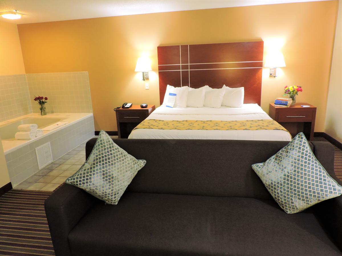 Hotel Baymont By Wyndham Bowling