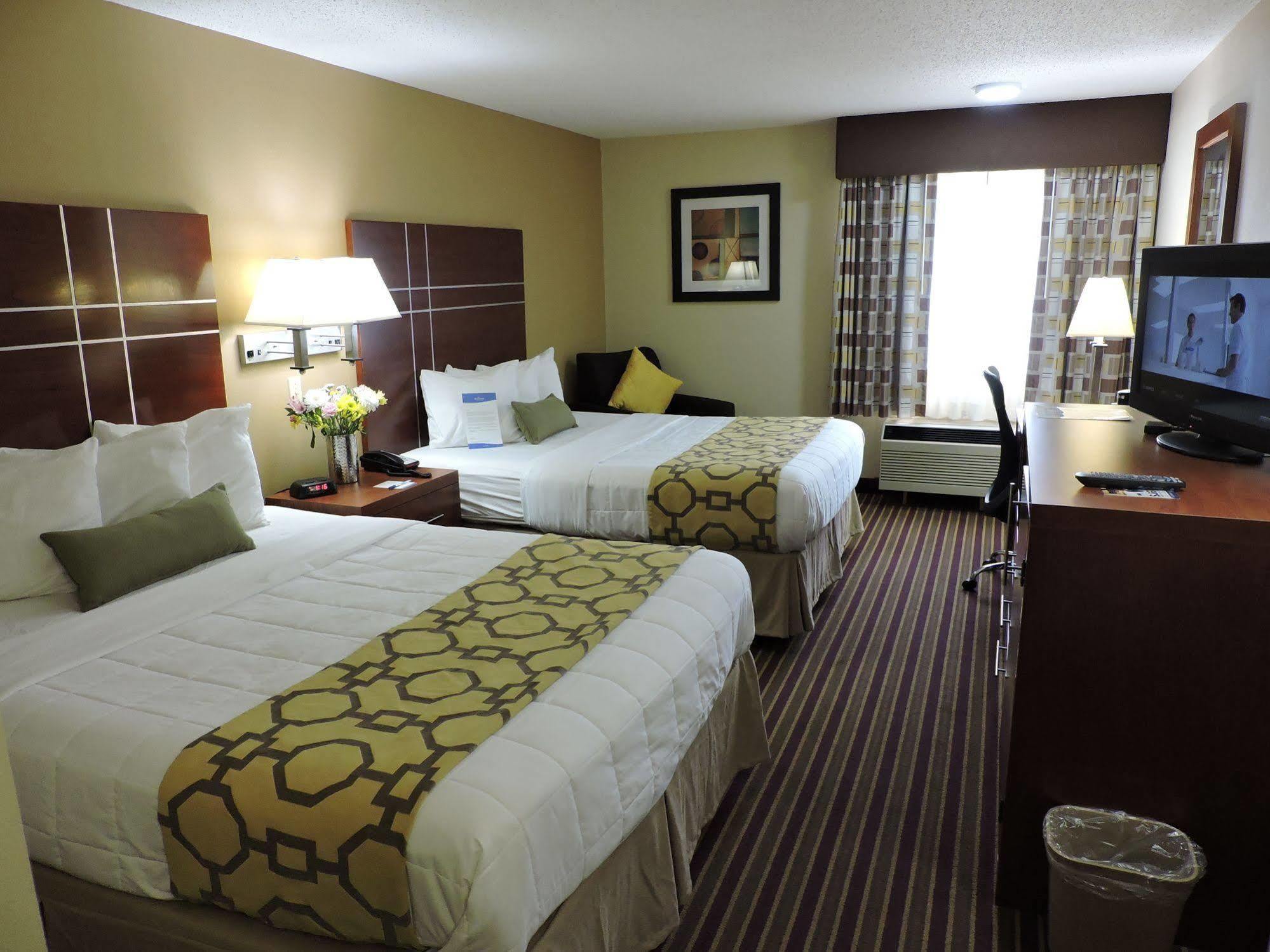 Hotel Baymont By Wyndham Bowling