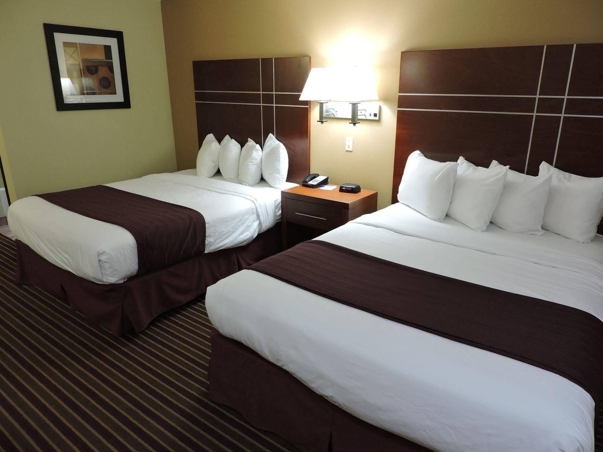 Baymont By Wyndham Bowling Hotel 3*