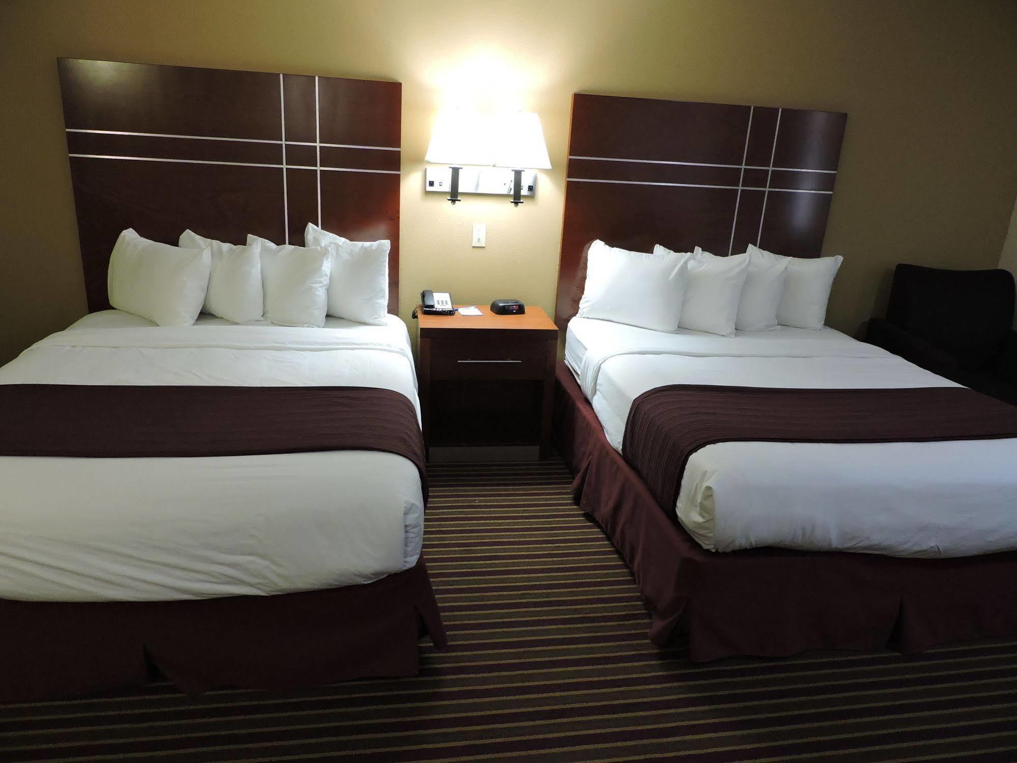 Hotel Baymont By Wyndham Bowling 3*