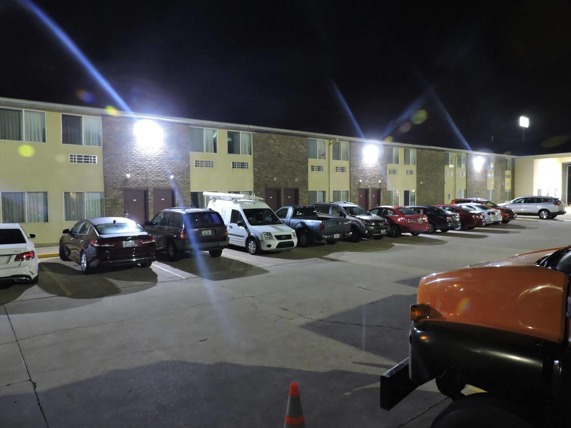 Baymont By Wyndham Bowling Hotel 3*
