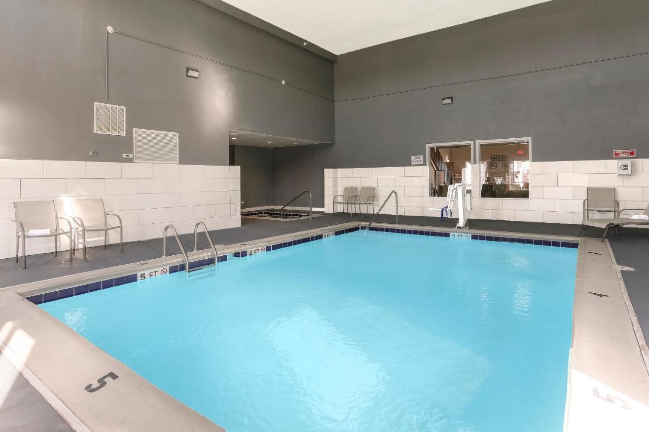 Hotel Baymont By Wyndham Bowling