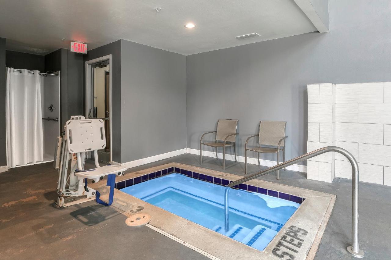 Baymont By Wyndham Bowling Hotel Bowling Green