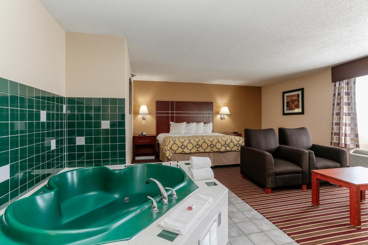 Hotel Baymont By Wyndham Bowling 3*